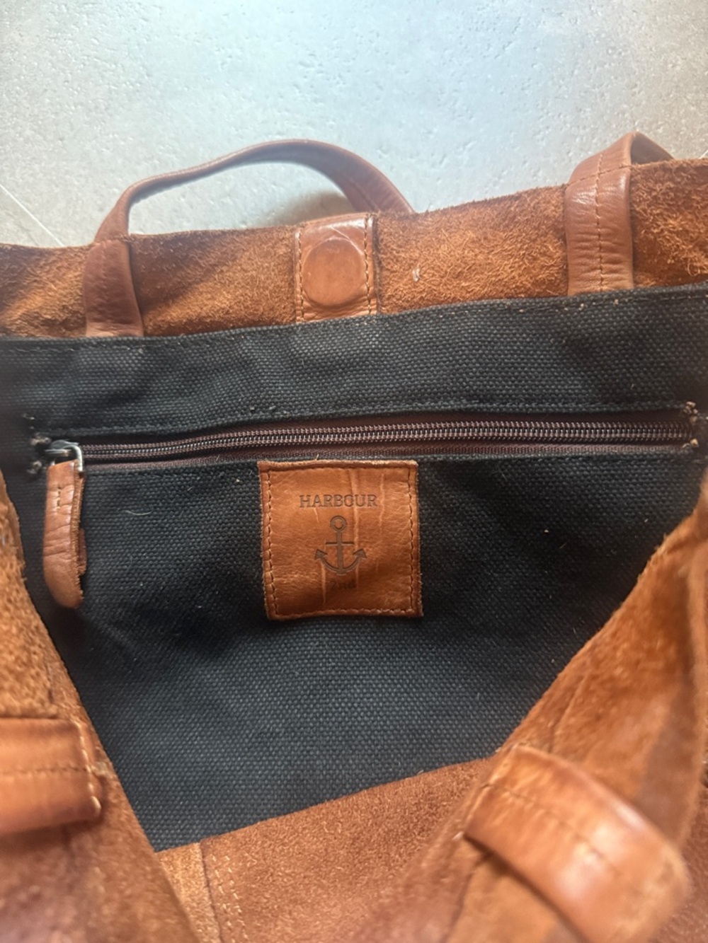 Barbour 2nd Stud-Trim Genuine Leather Tote in Rich Chestnut Brown - Picture 4 of 13